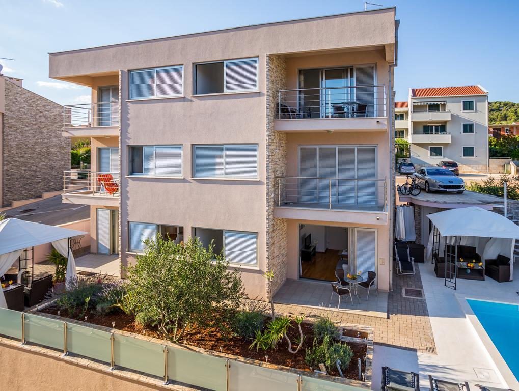 Apartment Falcon Stari Grad  Bagian luar foto