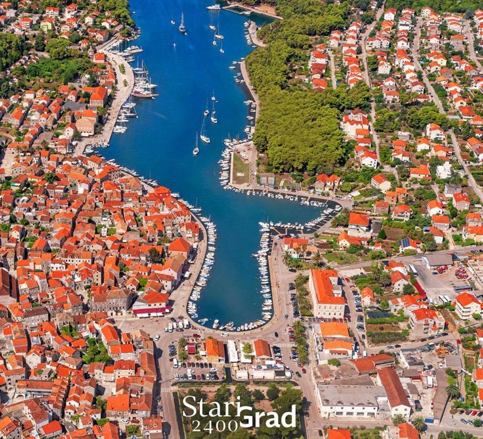 Apartment Falcon Stari Grad  Bagian luar foto